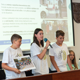 Do školy budú radšej chodiť pešo alebo na bicykli