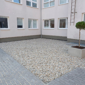 Bánovské gymnázium s odvlhčeným átriom