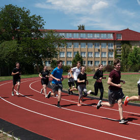 Dubnické gymnázium s novým športoviskom