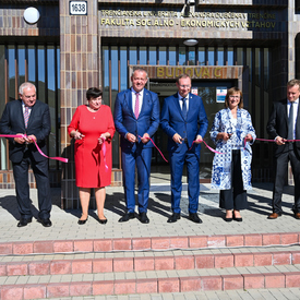 Na Trenčianskej univerzite začali akademický rok vo vynovených priestoroch Na Trenčianskej univerzite začali akademický rok vo vynovených priestoroch