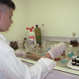 Spojená škola v Novákoch opäť sprístupnila laboratóriá pre malých chemikov