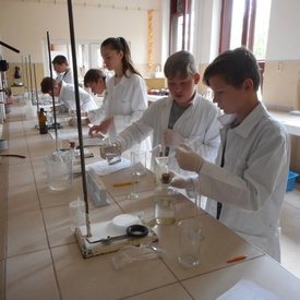 Spojená škola v Novákoch otvorila svoje laboratórium pre žiakov základných škôl