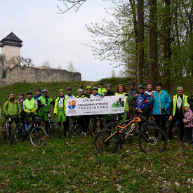 Spoločným výjazdom na Trenčiansky hrad odštartoval 4. ročník Vrchárskej koruny Trenčianska, po prvýkrát aj pre ľudí s hendikepom 