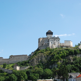 Trenčiansky hrad čaká renesancia, dopomôžu mu k nej tri stredné školy v zriaďovateľskej pôsobnosti Trenčianskeho samosprávneho kraja