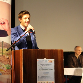 V Považskej Bystrici oslávili Deň študentstva športom i konferenciou, na ktorej vystúpil aj národný ambasádor pre odborné vzdelávanie Jaroslav Baška