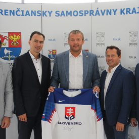 Vedenie župy a prezident SZĽH rokovali na tému pripravenosti Hokejovej akadémie