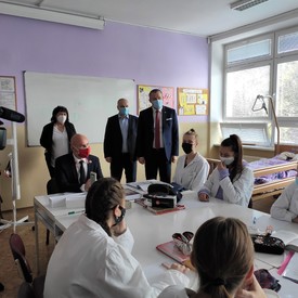 Župan i minister chvália prezenčnú výučbu