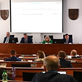 Poslanci schválili 1. zmenu rozpočtu, najviac financií pôjde do oblasti zdravotníctva